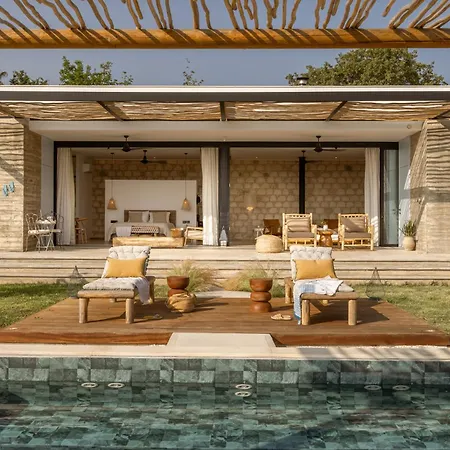 فيلة Thea Estate